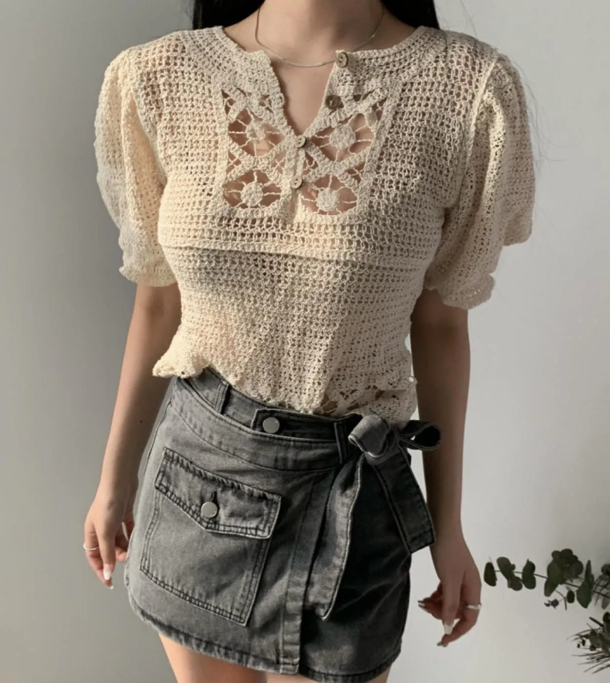 Camicetta di pizzo lavorato a maglia estiva 2023 Moda donna Puff manica corta Top O collo maglione scava fuori camicia elegante