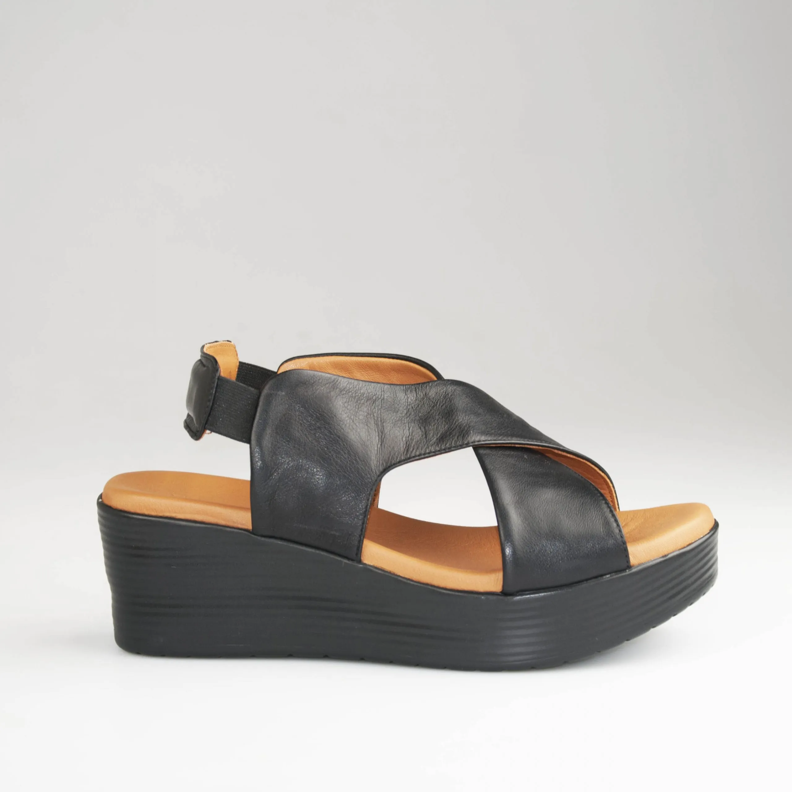 Epoché XI Valencia sandalo incrociato con zeppa platform in pelle Nero