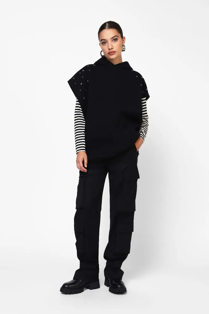  Jogging trousers with multiple pockets    