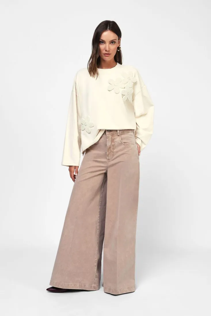  Wide-leg high-waisted trousers with pockets    