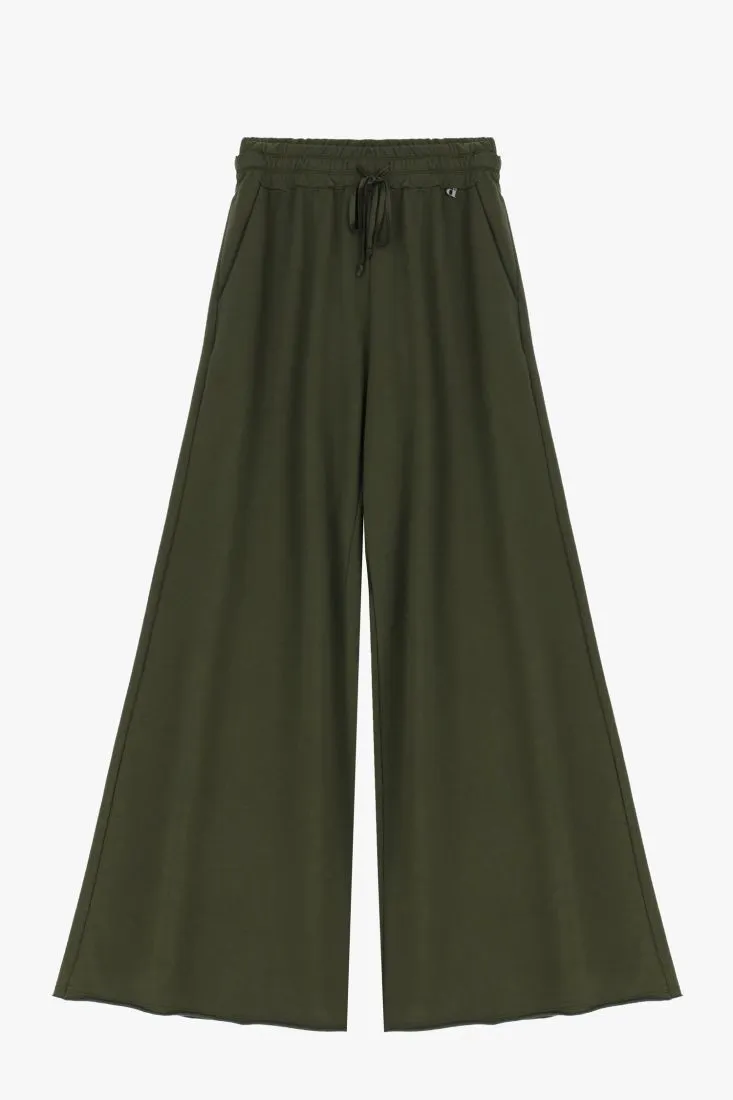  Wide-leg trousers with elastic waist    